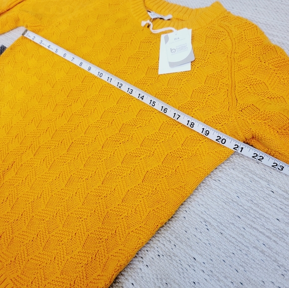 Chunky Knit Sweater - Picture 8 of 11